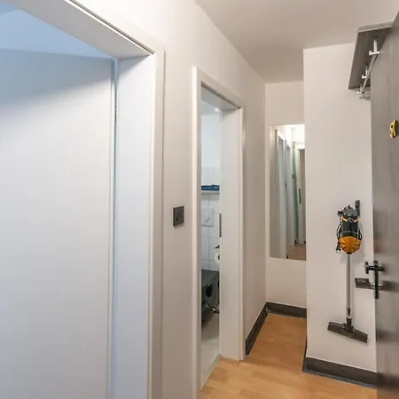 21 1- Apartment *