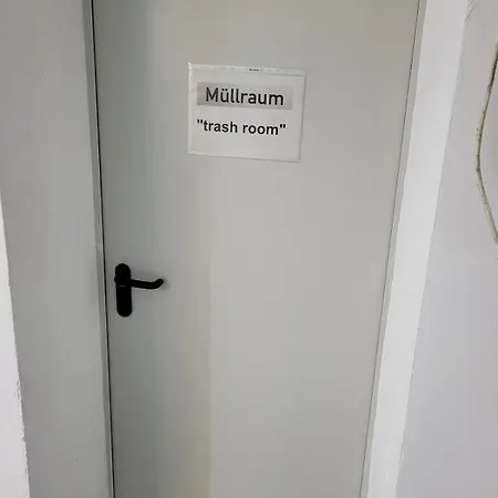 Apartment 21 1- *