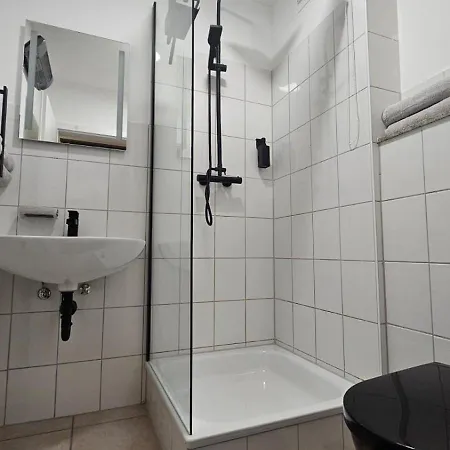 Apartment 21 1-